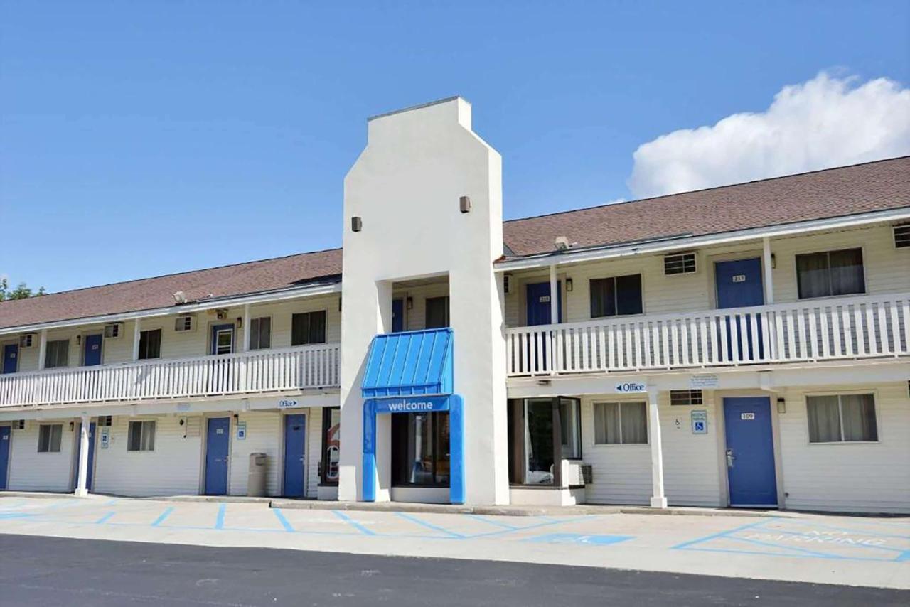 Travelodge By Wyndham Brattleboro Vt Exterior foto