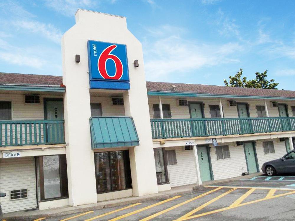 Travelodge By Wyndham Brattleboro Vt Exterior foto