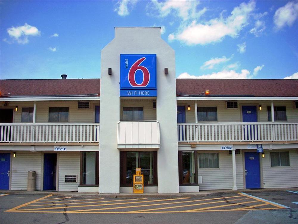 Travelodge By Wyndham Brattleboro Vt Exterior foto
